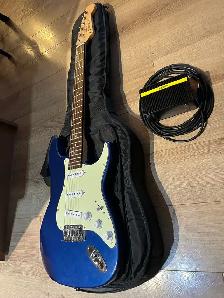 Academy Strat style electric guitar w/  gig bag and practice amp - Photo 2