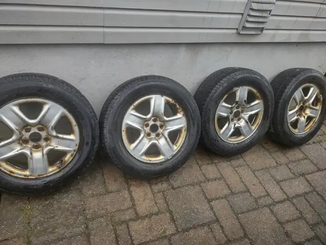 225-65R17x4 pneu été-jante Toyota Rav4 2006.Bolt Pattern 5x114.3