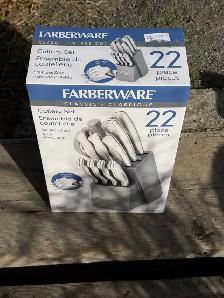 Farberware Classic 22-Piece Cutlery Set — Brand New in Box - Photo 2