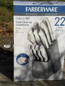 Farberware Classic 22-Piece Cutlery Set — Brand New in Box - Photo 8