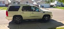 2010 Cadillac Escalade - Photo 2