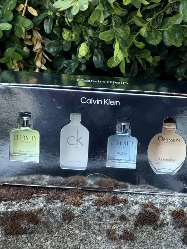 Calvin Klein Men's Mini Cologne Set — 4 × 15 ml, New
