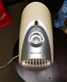 Honeywell 28' Tower Air Purifier - Photo 3