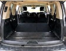 2018 Nissan Armada SL 4WD — V8, Tows 8,500 lbs, Heated Leather - Photo 4