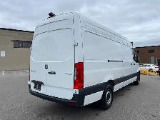 2025 Mercedes-Benz Sprinter 2500 High Roof Cargo Van - 51,569 km - Photo 7