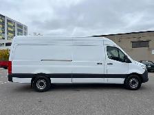 2025 Mercedes-Benz Sprinter 2500 High Roof Cargo Van - 51,569 km - Photo 8