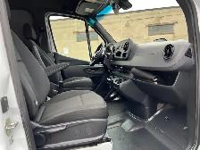 2025 Mercedes-Benz Sprinter 2500 High Roof Cargo Van - 51,569 km - Photo 11