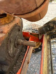 VINTAGE SIMPLICITY GARDEN TRACTOR - Photo 9