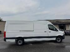 2024 Mercedes-Benz Sprinter 2500 High Roof Cargo Van - 74,568 km - Photo 6