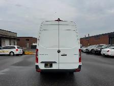 2024 Mercedes-Benz Sprinter 2500 High Roof Cargo Van - 74,568 km - Photo 9