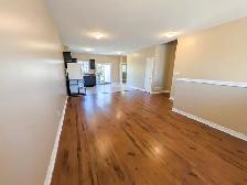 22 Carleton St N, Thorold - All Inclusive 3 Bedroom Main Unit - Photo 3