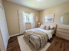 22 Carleton St N, Thorold - All Inclusive 3 Bedroom Main Unit - Photo 12