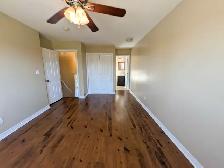 22 Carleton St N, Thorold - All Inclusive 3 Bedroom Main Unit - Photo 17