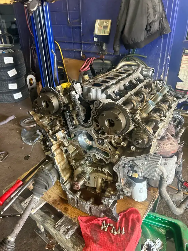 Mechanic with OWN TOOLS