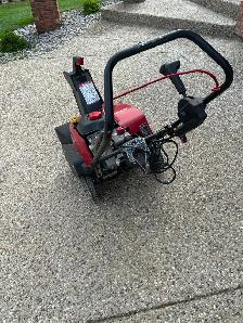 Craftsman 22" Snowblower - Photo 3