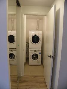 Luxurious Condo 1 Bedroom   1 Bath. Parking, Locker. - Photo 6