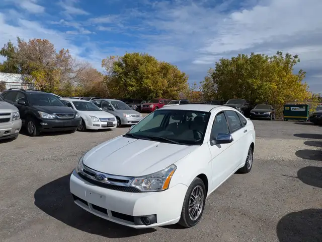 2010 Ford Focus SE Automatic Low KM Heated Seats