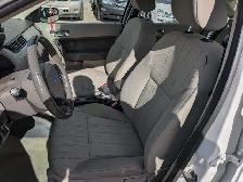 2010 Ford Focus SE Automatic Low KM Heated Seats - Photo 7