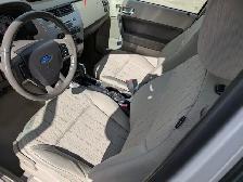 2010 Ford Focus SE Automatic Low KM Heated Seats - Photo 8