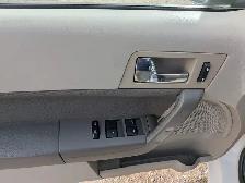 2010 Ford Focus SE Automatic Low KM Heated Seats - Photo 14