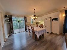 Maison 3 chambres – Piscine & garage | Ruelle tranquille - Photo 7