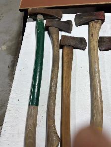 Couper Votre Bois. Assorted Vintage Axes