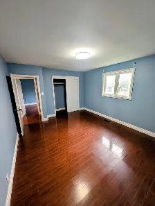 Main floor @ Poplar Road with 3 Bedroom and 2 Washroom available - Photo 4
