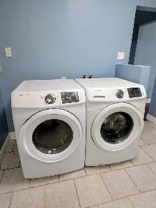 Main floor @ Poplar Road with 3 Bedroom and 2 Washroom available - Photo 6