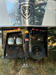 2-horse Bison Living Quarters Horse Trailer! - Photo 2