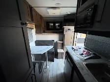 2-horse Bison Living Quarters Horse Trailer! - Photo 6