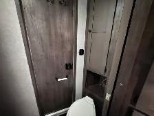 2-horse Bison Living Quarters Horse Trailer! - Photo 7