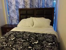 ONE BEDROOM   SMALL DEN FURNISHED CONDO SHORT/LONG RENT SQUARE 1 - Photo 2