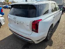 2025 Hyundai Palisade Ultimate Calligraphy 7-Passenger AWD Local - Photo 9