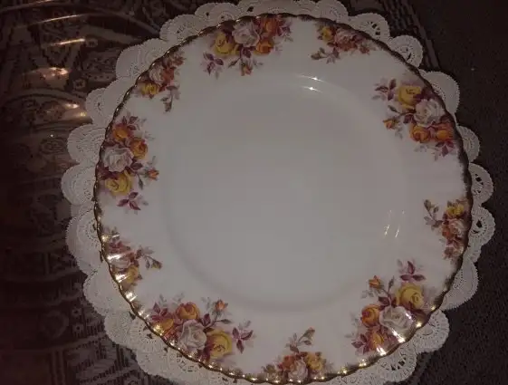Royal Albert - Lenora