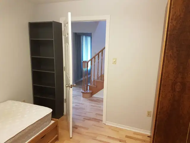 Ground Fl Room for Rent near UTSC/ Centennial Morningside