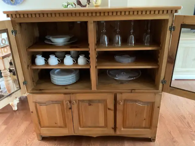 Beau meuble en bois fabriqué au Québec