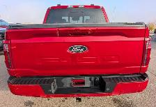 2025 Ford F-150 XLT 302A LOW KMS LOCAL TRADE BLACK PACK - Photo 4