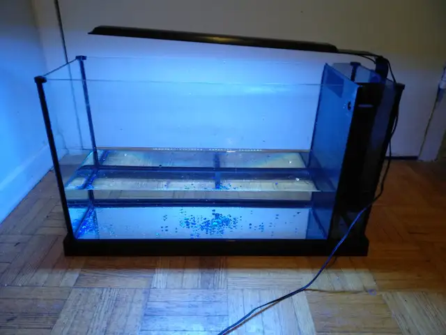 Solid AQUARIUM with the built-in LED light