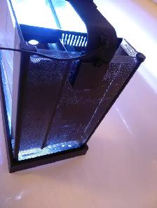 Solid AQUARIUM with the built-in LED light - Photo 3