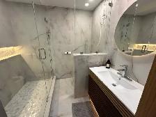 Furnished 2BR/2BA North Vancouver, Central Lonsdale, 90  nights - Photo 2