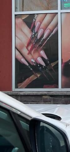 WINDOW GRAPHIC NAIL & SPA - Photo 4