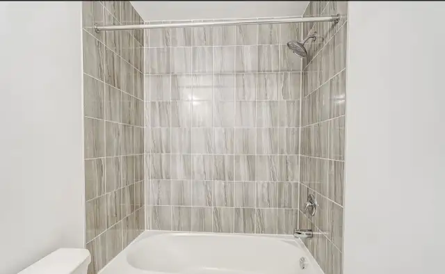 1 Bedroom with Private Bathroom – $850 | Yonge & Mapleview, Bar