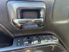 2016 GMC Sierra SLE Crew Cab - Photo 19
