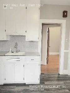 BEAUTIFUL 2 BEDROOM UPPER UNIT IN WALKERVILLE!   Hydro & Gas - Photo 7