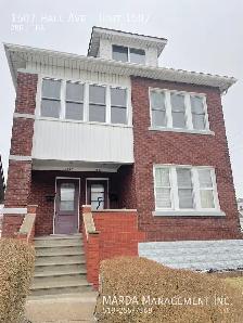 BEAUTIFUL 2 BEDROOM UPPER UNIT IN WALKERVILLE!   Hydro & Gas - Photo 18