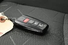 2022 Toyota RAV4 XLE AWD, HEATED SEATS, BACKUP CAMERA & MORE! - Photo 18