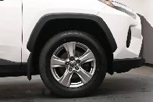 2022 Toyota RAV4 XLE AWD, HEATED SEATS, BACKUP CAMERA & MORE! - Photo 30