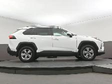 2022 Toyota RAV4 XLE AWD, HEATED SEATS, BACKUP CAMERA & MORE! - Photo 39