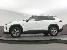 2022 Toyota RAV4 XLE AWD, HEATED SEATS, BACKUP CAMERA & MORE! - Photo 43