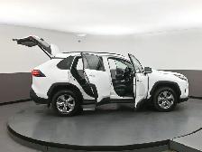 2022 Toyota RAV4 XLE AWD, HEATED SEATS, BACKUP CAMERA & MORE! - Photo 54